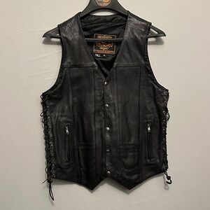 Milwaukee Leather 42 Long Black Motorcycle Vest Side Lacing Concealed Carry NWOT